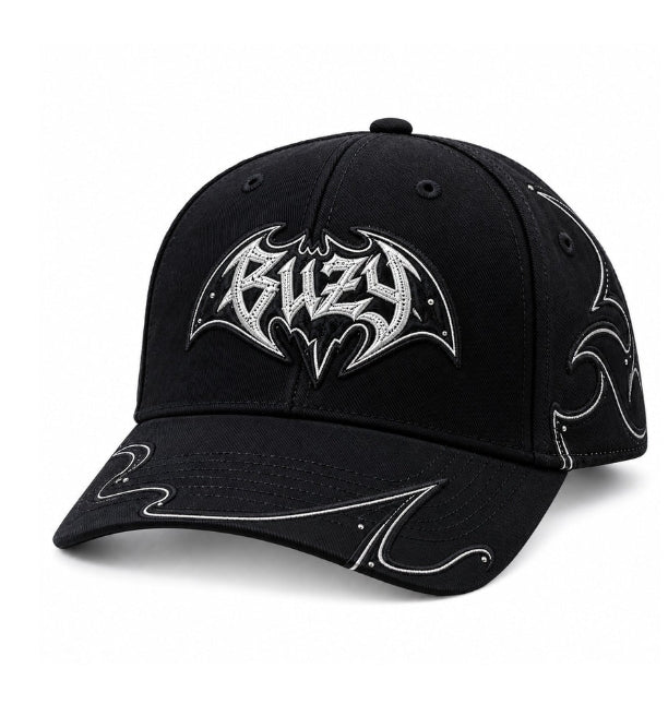 Gorra Baez Buzy Batman negra con logo Buzy en silueta de murciélago bordado al frente