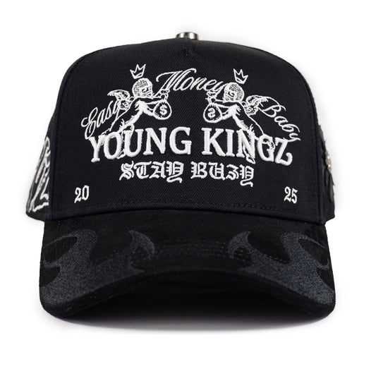 GORRA BAEZ X MYKE TOWERS NEGRA