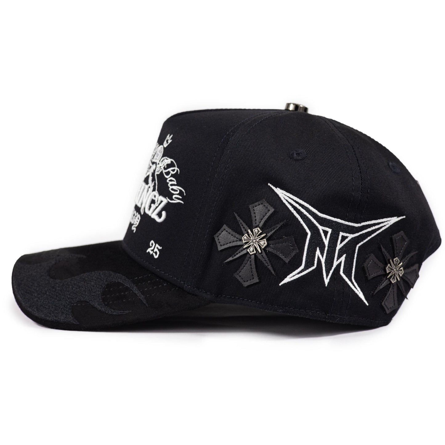 GORRA BAEZ X MYKE TOWERS NEGRA